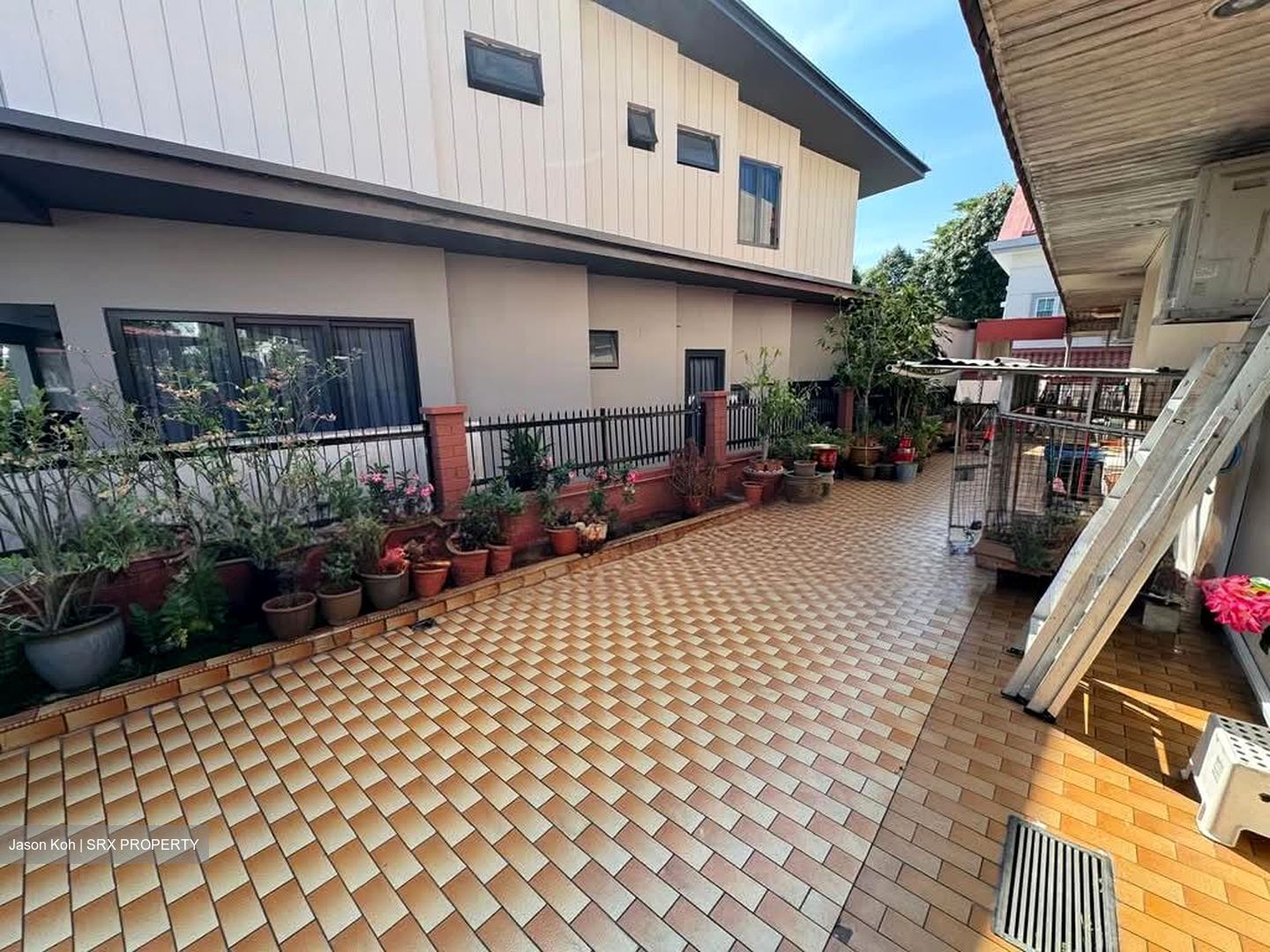 Peakview Estate (D16), Terrace #549120821